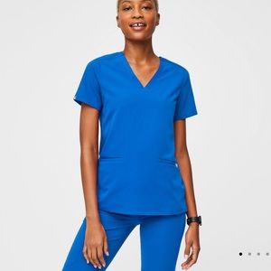 FIGS Royal Blue Casma 3 Pocket Scrub Top XS